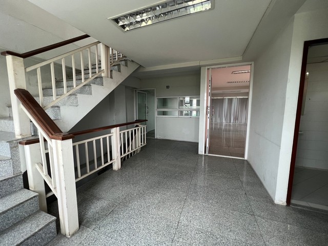 S2426 ขายโฮมออฟฟิศ 4 ชั้น ถนนเจ้าคุณทหาร ลาดกระบัง ใกล้สนามบินสุวรรณภูมิ