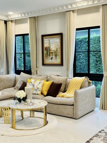 รหัส# TO745 ให้เช่าและขายบ้านหรู 2 ชั้น หลังมุม 4 ห้องนอน นันทวัน พระราม 9 กรุงเทพกรีฑาตัดใหม่ สไตล์ยุโรปฝรั่งเศส ใกล้นานาชาติ Wellington และ Brighton*** ราคาเช่า 320,000 บาท/เดือน*** ราคาขาย 43 ล้านบาทรหัสทรัพย์ # TO745ติดต่อ:: ฐิติพรรณ (ตุ่น) โทร/ID Line:: 0942823961Line:: https://line.me/ti/p/3xFA1An8Kcรหัส# TO745 ให้เช่าและขายบ้านหรู 2 ชั้น หลังมุม 4 ห้องนอน นันทวัน พระราม 9 กรุงเทพกรีฑาตัดใหม่ สไตล์ยุโรปฝรั่งเศส ใกล้นานาชาติ Wellington และ B