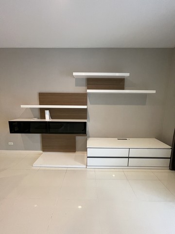 S2423 ให้เช่าทาวน์โฮม 3 ชั้น โครงการบ้านกลางเมือง เกษตร นวมินทร์ ซอยนวมินทร์70 ใกล้ชอคโกแลตวิลล์พื้นที่ใช้สอย 166 ตารางเมตร 3 ห้องนอน 3 ห้องน้ำ 1 ห้องนั่งเล่น 1 ห้องครัว มีโถงเอนกประสงค์ชั้น2 ที่จอดรถ 2 คันสนใจนัดชมติดต่อ รหัสประกาศS2423คุณเฟลม  0638956397ID line : 0638956397: https://line.me/ti/p/LTVhEi9gAFS2423 ให้เช่าทาวน์โฮม 3 ชั้น โครงการบ้านกลางเมือง เกษตร นวมินทร์ ซอยนวมินทร์70 ใกล้ชอคโกแลตวิลล์แอร์ครบทุกห้