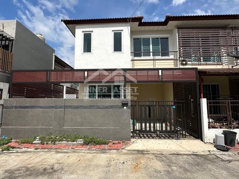 #ทาว์นโฮมใกล้เซนทรัล เวสต์วิลล์ #ต่อเติมพร้อมอยู่อาศัยดรีมวิลล์ ราชพฤกษ์-สวนผัก 32 Dream Ville Ratchaphruek-Suanpak 32พื้นที่  28.4 ตารางวา  แปลงมุม ขนาด  3  ห้องนอน  2  ห้องน้ำ  1 ห้องครัวต่อเติม สภาพบ้านใหม่  สะอาด  พร้อมอยู่  ราคา   3,390,000  บาท การเดินทางถนนราชพฤกษ์, ถนนกาญจนาภิเษกทางพิเศษศรีรัช (ด่านฉิมพลี และ ด่านตลิ่งชัน) และ รถไฟฟ้าสายสีแดง ช่วงตลิ่งชัน-ศาลายาสถานที่ใกล้เคียงเซ็นทรัล เวสต์