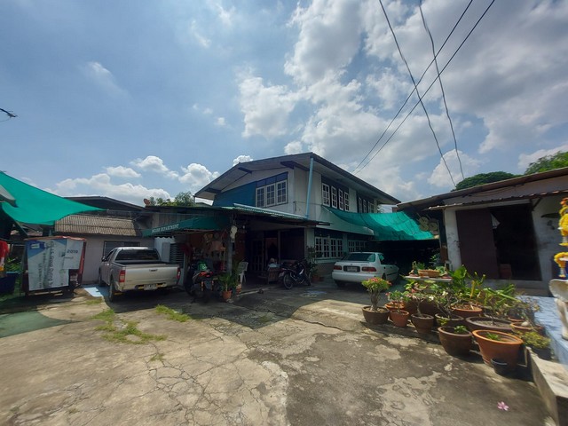 ขายที่ดิน แถมสิ่งปลูกสร้าง เนื้อที่ 218 ตร.วา ถ.รามอินทรา47 เหมาะทำอพาร์ทเม้นท์