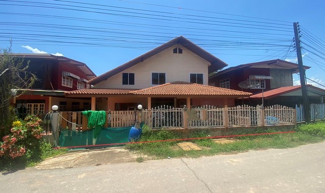 รายละเอียดเพิ่มเติมCode ID :   PKK02-08985ราคาขาย         1,876,000 บาท- ขนาดพื้นที่ :  110 ตร.ว (1 งาน / 10 ตร.ว) - พื้นที่ใช้สอย :   354 ตร.ม- จำนวนห้อง :   4 ห้องนอน 2 ห้องน้ำ - จอดรถ :     1-2 คัน- บ้านเดี่ยว  :    2 ชั้น- บ้านเดี่ยวหันทางทิศ :- อายุอาคาร :   16 ปีพิกัดทรัพย์ :    https://maps.app.goo.gl/AYATsoBUMCtkp4GG6สถานที่ใกล้เคียง- ใกล้โลตัส โกเฟรช โนนสมบูรณ์- ใกล้โลตัส บึงกาฬ - ใกล้มินิบิ๊กซี ตลาดเทศบาลบึงกาฬ- ใกล้โรงพยาบาลบึงกาฬ  สอบถามเพิ่มเต