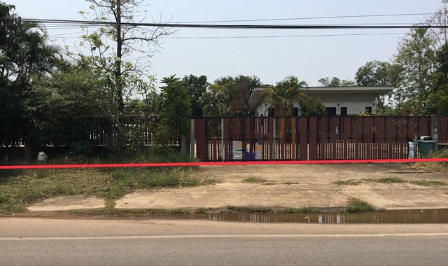 รายละเอียดเพิ่มเติมCode ID :   PKK02-08984ราคาขาย         23,493,000 บาท- ขนาดพื้นที่ :  9,883 ตร.ว (24 ไร่ / 2 งาน / 83 ตร.ว) - พื้นที่ใช้สอย :   115.50 ตร.ม- จำนวนห้อง :   3 ห้องนอน 2 ห้องน้ำ - จอดรถ :     1-2 คัน- บ้านเดี่ยว  :    1 ชั้น- บ้านเดี่ยวหันทางทิศ :- อายุอาคาร :   9 ปีพิกัดทรัพย์ :    https://maps.app.goo.gl/yvAJJnv2yyxuV3MW7สถานที่ใกล้เคียง- ใกล้โลตัส โกเฟรช โนนสมบูรณ์- ใกล้โลตัส บึงกาฬ - ใกล้มินิบิ๊กซี ตลาดเทศบาลบึงกาฬ- ใกล้โลตัส โกเฟรช อำเภอศรีวิไ