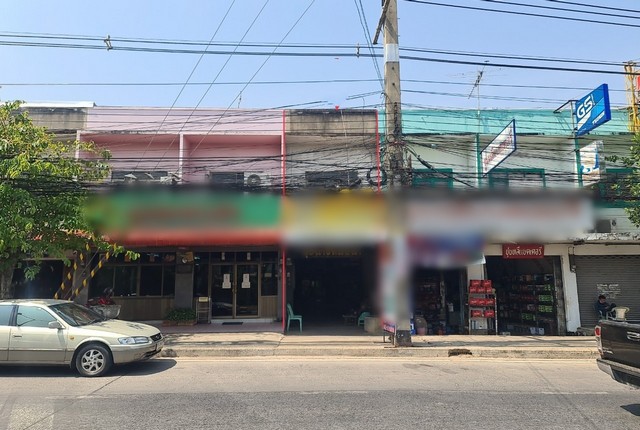 รายละเอียดเพิ่มเติมCode ID :   PKK04-05003ราคาขาย      2,985,000 บาท- ขนาดพื้นที่ :   43 ตร.ว- พื้นที่ใช้สอย :   91 ตร.ม- จำนวนห้อง :   1 ห้องนอน 1 ห้องน้ำ - จอดรถ :     1 คัน- อาคารพาณิชย์   :  2 ชั้น- อาคารพาณิชย์หันทางทิศ :- อายุอาคาร :   32 ปีพิกัดทรัพย์ :    https://maps.app.goo.gl/F5nJfHKR8BQtSygy5สถานที่ใกล้เคียง- ใกล้โลตัส โก เฟรช ชุมชนบุญวัฒนา นครราชสีมา - ใกล้ซีเจ ซูเปอร์มาร์เก็ต สาขาทุ่งสว่าง- ใกล้โลตัส โก เฟรช ตลาดประตูผี นครราชสีมา- 