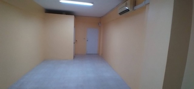 ขายด่วนมากๆ นิรันดร์คอนโด ลาดพร้าว101 แยก36 ชั้น 1 ตึก D  ติดถนน เจ้าของขายเอง  ไม่มีนายหน้า