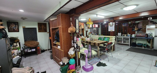 ที่ดิน สุขุมวิท 68  6900000 THB ใกล้ ใกล้เซ็นทรัลบางนา ใกล้ซีคอนสแควร์ศรีนครินทร์ ใกล้ทางด่วนพิเศษบูรพาวิถี(บางนา) ใกล้ห้างเมกะบางนา ใกล้โรงพยาบาลกล้วยน้ำไท 2 โรงเรียนนานาชาติเบิร์คลีย์  ใกล้โรงเรียนบริหารธุรกิจนานาชาติสแตมฟอร์ด ใกล้โรงเรียนอรรถวิทย์ ใกล้สวนหลวง ร.9 ใกล้ตลาดอุดมสุข การเดินทา พื้้นที่กว้างขวาง กรุงเทพ