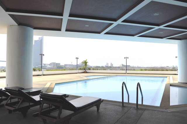 คอนโดมิเนียม สลิลธารา 14135 ตรม 2ห้องนอน 14500000 บ. ใกล้กับ รถไฟฟ้า BTS สุรศักดิ์ ทำเลเด่น ทำเลดีมาก ใกล้แหล่งอำนวยความสะดวก อาทิ เทสโก้โลตัสพระราม 3 เดอะมอลล์ท่าพระ บิ๊กซีราษฎร์บูรณะ และโรงพยาบาลเจริญกรุงประชารักษ์ เซ็นทรัลเวิลด์ เซ็นทรัลพลาซา พระราม 3  การเดินทางสะดวกใกล้ BTS สุรศักดิ์ และทางด่วนพระราม 3 การเดินทางบนถนนพระราม 3 บริเวณหน้าวัดป