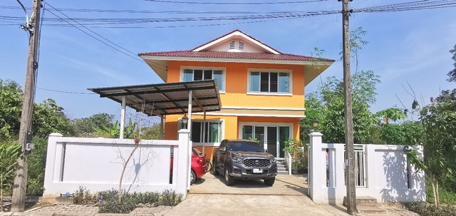 บ้าน กฤษดานคร 27 4 sq.wa 2 Ngan 1 RAI 4 ห้องนอน 2 ห้องน้ำ ใกล้กับ บริษัทเสื้อแตงโม ใกล้วัดดอนหวาย ซึ่งเป็นสถานที่เช็คอิน จับจ่ายใช้สอยและแหล่งท่องเที่ยวเพียง 5.3 กม. และใกล้แหล่งท่องเที่ยวและศูนย์การค้าต่างๆ เช่นพิพิธภัณฑ์หุ่นขี้ผึ้ง ห้างเซ็นทรัลศาลายา ใกล้วัดหอมเกร็ด ใกล้องค์การบริหารส่วนตำบลหอมเกร็ด ใกล้ถนนบรมราชชนนี  ราคาจับต้องได้