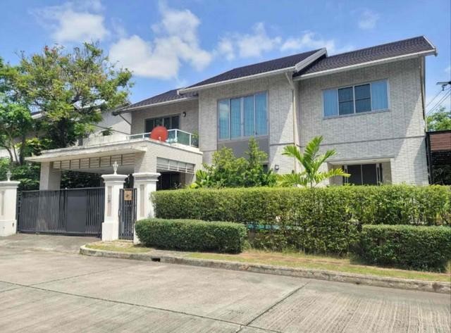 PB3427 ให้เช่าบ้านเดี่ยว 2 ชั้น โครงการ เพอร์เฟค มาสเตอร์พีซ พระรามเก้า มีสระว่ายน้ำส่วนตัว ใกล้มหาวิทยาลัยนานาชาติแสตมฟอร์ดติดต่อ คุณบิว  081 2523279 หรือ 061 6198565ID line : 061 787 9691ราคาเช่า 90,000/ เดือน มัดจำ 2 ล่วงหน้า 1ราคาขาย 24.5 ล้านบาท ค่าโอนฝ่ายละครึ่งโครงการ เพอร์เฟค มาสเตอร์พีซ พระราม 9 มีสระว่ายน้ำส่วนตัวบ้านเดี่ยว 2 ชั้น สไตล์ญี่ปุ่น ที่ดิน 101.9 ตร.วา พื้นที่ใช้สอย 350 ตร.ม.4 ห้องนอน 4 ห้