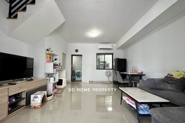 ขายหมู่บ้านพลีโน่ เวสต์เกต หน้าบ้านหันทางทิศตะวันออกเฉียงเหนือ (DD001548)