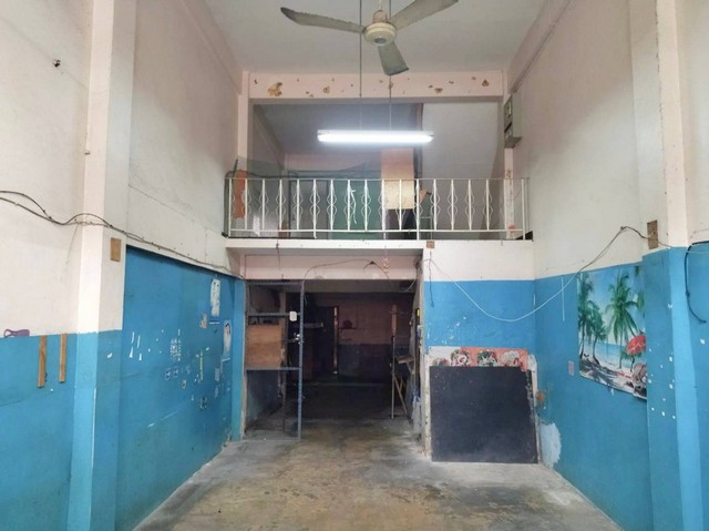 ให้เช่าอาคารพาณิชย์ 3.5 ชั้น#สะแกงาม35/3บางขุนเทียน#เช่าตึกย่านชุมชนเหมาะเปิดร้าน#ทำเลบางขุนเทียนพระราม2พิกัด : ซอยสะแกงาม 35/3 ถนนสะแกงาม แขวงแสมดำ เขตบางขุนเทียน กรุงเทพฯ 10150ขนาดเนื้อที่ 16 ตรว.พื้นที่ใช้สอย 250 ตรม.มี 3 ห้องน้ำมี 1 จอดรถหน้าตึกค่าเช่า 11,000/เดือน**สัญญาขั้นต่ำ 1 ปี**ประกัน 2 เดือน+ล่วงหน้า 1 เดือนสนใจโทรมาคุยราคากันได้นะคะเจ้าของบ้านใจดี ตัวแทนขายก็น่ารัก