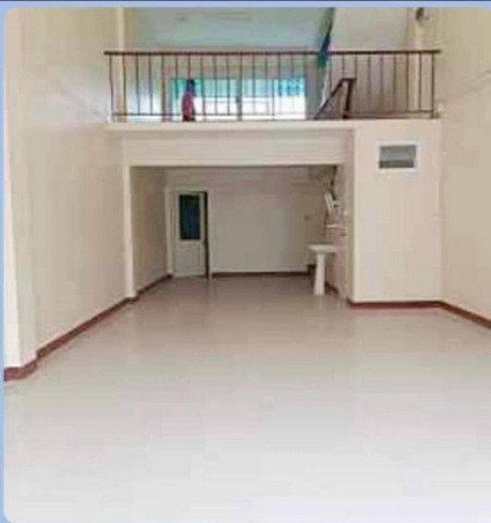 ให้เช่าอาคารพาณิชย์ 4.5 ชั้น#ทำเลมีนบุรีซอยสีหบุรานุกิจ4#รถไฟฟ้าสายสีชมพู#เช่าตึกพร้อมอยู่มีที่จอดรถ#เช่าตึกมี2คูหาเช่าแค่1ได้พิกัด : ซอยสีหบุรานุกิจ 4 ถนนสีบุรานุกิจ แขวงมีนบุรี เขตมีนบุรี กรุงเทพฯ 10510ขนาดเนื้อที่ 18 ตรว.**หน้ากว้าง 4.5 เมตร ลึก 16 เมตรพื้นที่ใช้สอย 300 ตรม.มี 2 ห้องนอน, 3 ห้องน้ำมี 1 ที่จอดรถหน้าตึกค่าเช่าเพียง 18,000/เดือน2 คูหา = 34,000/เดือน**สัญญาขั้นต่ำ 1 ปี**ประ