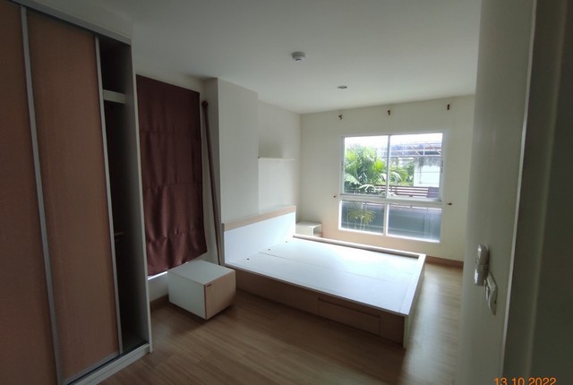 รายละเอียดเพิ่มเติมCode ID : PKK05-02466ราคาขาย      3,033,000 บาท- ขนาดพื้นที่ :  - ตร.ว- พื้นที่ใช้สอย :    49.71 ตร.ม- จำนวนห้อง :   2 ห้องนอน 1 ห้องน้ำ- จอดรถ :   1 คัน- คอนโดชั้น   :    2 /  อาคาร A3- คอนโดหันทางทิศ :- อายุอาคาร :   6 ปีพิกัดทรัพย์ :    https://maps.app.goo.gl/ipJ77mSgKYRkGVzv8สถานที่ใกล้เคียง- ใกล้เซ็นทรัล นครราชสีมา- ใกล้เทอร์มินอล 21 โคราช- ใกล้เดอะมอลล์ โคราช- ใกล้ม.เทคโนโลยีราชมงคลอีสานสอบถามเพิ่มเติม/นัดชมโทร. 097-419-5982(พลอย)โ