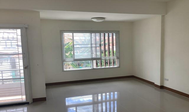 ขายทาวน์เฮ้าส์  หมู่บ้านสุรนารีวิลล์ 4  นครราชสีมา (PKK03-05262)