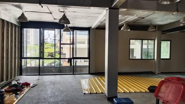 C3810 ให้เช่าพื้นที่สำนักงาน 140 ตรม. ชั้น 2 โครงการมหาทุนพลาซ่า ตึก Max Value ใกล้BTSเพลินจิตพื้นที่ 140 ตรม ชั้น 2สนใจนัดชมติดต่อ รหัสประกาศC3810คุณเฟลม  0638956397ID line : 0638956397: https://line.me/ti/p/LTVhEi9gAFC3810 ให้เช่าพื้นที่สำนักงาน 140 ตรม. ชั้น 2 โครงการมหาทุนพลาซ่า ตึก Max Value ใกล้BTSเพลินจิตจอดรถได้ ทั้งที่มหาทุนพลาซ่า และ Athenee officeเข้าออกสะดวกได้ทั้งทางฝั่งมหาทุนและ Athenee towerสามารถทำป้ายขนาดใหญ่ เห็นชัดจากรถไฟฟ้าม