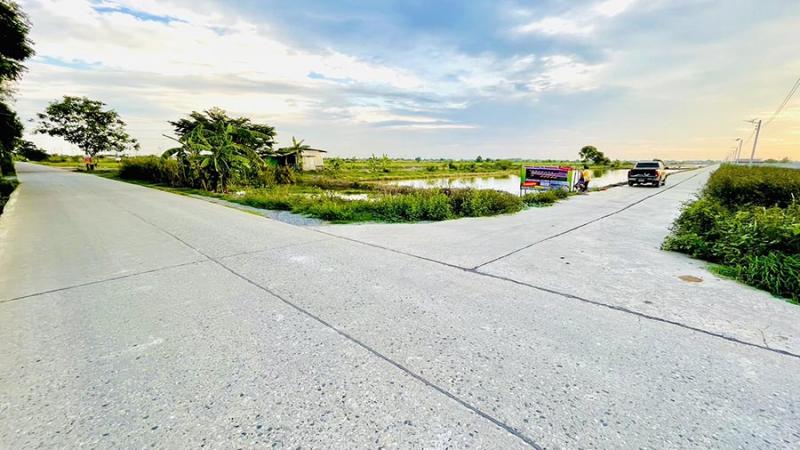 ที่ดินแบ่งขาย หนองจอก กทม รูปแบบโคกหนองนาโมเดล 2แปลงสุดท้าย ก่อนปิด เฟส เริ่มต้น 4,200 ต่อ ตารางวา มีโฉนดพร้อมโอน