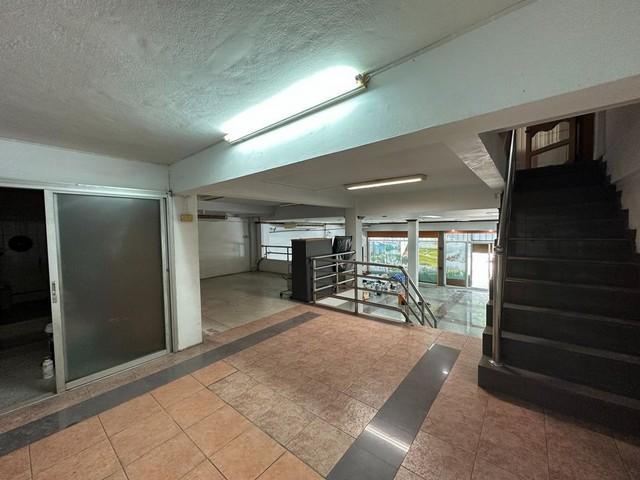 BH2486 ให้เช่าอาคารพาณิชย์ 5 ชั้น 544 ตรม. ถนนพระราม 4 ทำเลดีมาก ใกล้ MRT คลองเตย