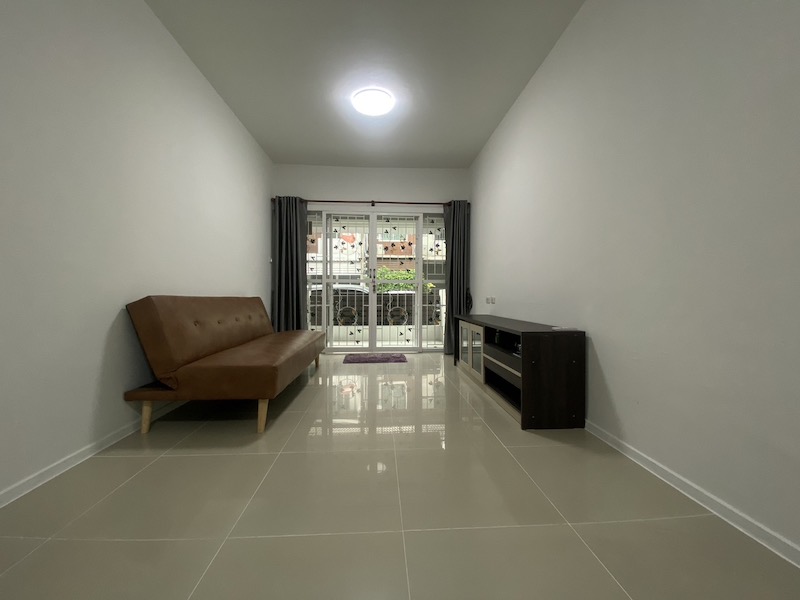 BH2484 ให้เช่าทาวน์เฮาส์ 2ชั้น เดอะคัลเลอร์ อารียา ติวานนท์ ใกล้โรงเรียนพระหฤทัยนนทบุรี และตลาดดวงแก้ว ขอเป็นครอบครัว  ไม่เอาสัตว์เลี้ยง