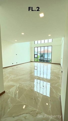 Sm527-1 ให้เช่า โฮมออฟฟิศสร้างใหม่  3  ชั้นครึ่ง  นาคนิวาส ลาดพร้าว 71 ใกล้รถไฟฟ้า เดินทางสะดวก