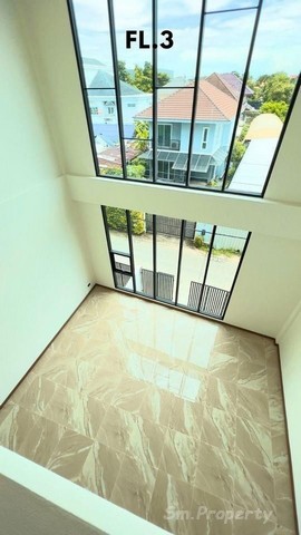 Sm527 ขาย และ ให้เช่า โฮมออฟฟิศสร้างใหม่  3  ชั้นครึ่ง  นาคนิวาส ลาดพร้าว 71 ใกล้รถไฟฟ้า เดินทางสะดวก