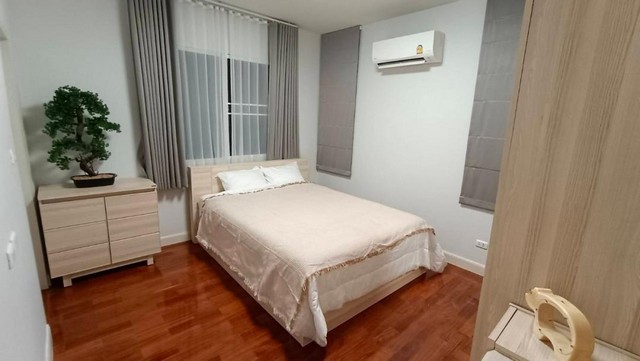PML03 ให้เช่า บ้านเดี่ยว 2 ชั้น รีโนเวทใหม่ หมู่บ้าน บลูลากูล บางนา Blue Lagoon Bangna km.8 fully furnished ใกล้ ม.ราม2 ใกล้ห้างเมก้าบางนา ถนนกาญจนาภิเษก แขวง ดอกไม้ เขต ประเวศให้เช่า 69,000 บาท/เดือนติดต่อ คุณช่อผกา 0616198565 LINE 0616198565ให้เช่าบ้านเดี่ยว 2 ชั้น พื้นที่ 80 ตารางวา พื้นที่ใช้สอย 230 ตารางเมตร4 ห้องนอน 5 ห้องน้ำ 1ห้องครัว 1ห้องนั่งเล่น 1 ห้องแม่บ้าน+ห้องน้ำ มีแอร์ทุกห้อง fully furnished หมู่บ้านมีทะเลสาบ มีส