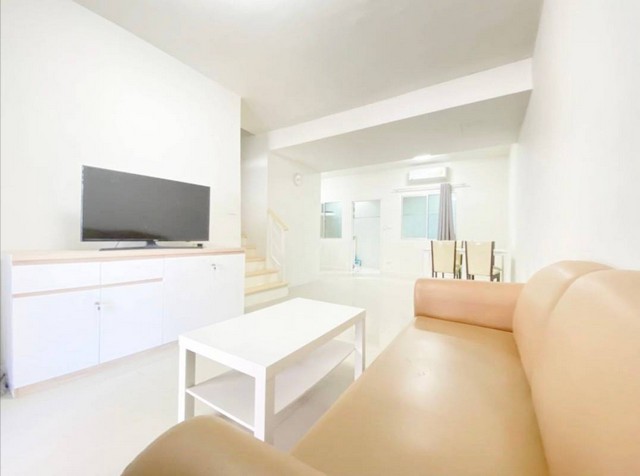 ให้เช่าทาวน์เฮ้าส์ 2 ชั้น หมู่บ้านพฤกษา86ลาดกระบัง54 