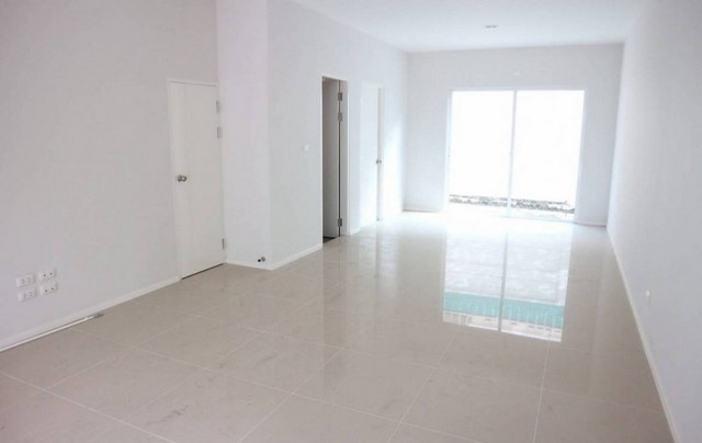 ให้เช่าทาวน์โฮม3ชั้นอ่อนนุช17#ทำเลBTSอ่อนนุช#บ้านกลางเมืองสุขุมวิท77#เช่าบ้านใกล้BTSพิกัด : ซ.อ่อนนุช 17 แขวงสวนหลวง เขตสวนหลวง กรุงเทพฯ 10250ขนาดเนื้อที่ 20 ตรว.พื้นที่ใช้สอย 178 ตรม.มี 3 ห้องนอน, 3 ห้องน้ำมี 2 ที่จอดรถค่าเช่า 28,000/เดือน**สัญญาขั้นต่ำ 1 ปี**ประกัน 2 เดือน +ล่วงหน้า 1 เดือนสนใจโทรมาคุยราคากันได้นะคะเจ้าของบ้านใจดี ตัวแทนขายก็น่ารักคุณปุ๊ก 081 8158994                ไลน์คลิ๊กลิ้งค์