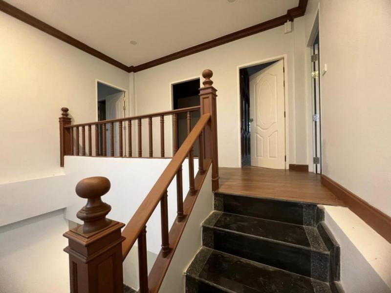 ขายบ้านเดี่ยว 2 ชั้น ย่านบางนา กม.5 บางนา-ตราด ซอย 56 ใกล้เซ็นทรัลบางนา  รีโนเวทใหม่