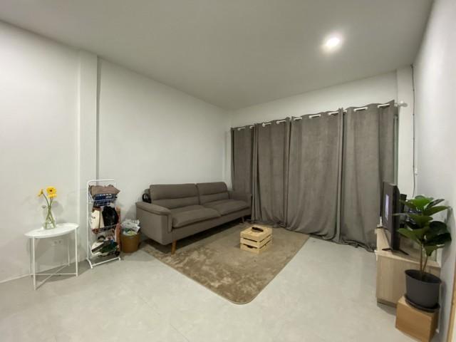 C3832 ขายบ้านแฝดชั้นเดียว เนื้อที่ 42 ตารางวา  ย่านลาดพร้าว โชคชัย 4 ซอย 36