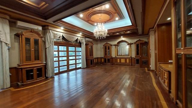 ให้เช่าบ้าน 555 ตรว.สุขุมวิท 64  ใกล้ BTS ปุณณวิถี บางจาก  พื้นที่ใช้สอยกว่า 2,000 ตรม. จอดรถได้กว่า 20 คัน เหมาะอยู่อาศัย หรือทำธุรกิจ