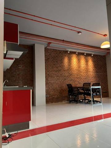ให้เช่าพื้นที่สำนักงาน 50 ตรม. ซอยเอกมัย 22 ตึก APAI LoFT เหมาะกับพนักงาน 4-5 คน
