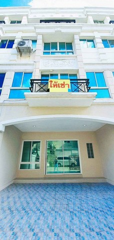 รหัส# TO769 ให้เช่าโฮมออฟฟิศ 4 ชั้น 5 ห้องนอน โครงการแกรนด์ เดอ วิลล์ ศรีนครินทร์ 42 ติด BTS สวนหลวง ติดทางเชื่อม Skywalk เข้าซีคอน *** ราคาเช่า 33,000 บาท/เดือน โฮมออฟฟิศ 4 ชั้น โครงการแกรนด์ เดอ วิลล์ ศรีนครินทร์ 42เนื้อที่ :  30 ตารางวา   พื้นที่ใช้สอย : 260 ตารางเมตร 5 ห้องนอน 4 ห้องน้ำมีทุกชั้น 1 รับแขก 1 ห้องประชุม 1 ครัว 1 ห้องเอนกประสงค์ และ มีดาดฟ้าส่วนตัว ออกแบบมาลงตัวที่สุดแล้วติดแอร์ให