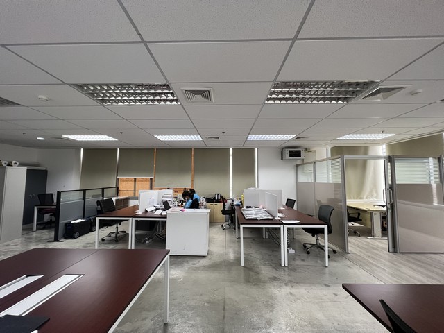 ให้เช่าพื้นที่สำนักงาน 103 ตรม. และ 99 ตรม อาคาร เมเจอร์ ทาวเวอร์ ทองหล่อ ใกล้ BTS ทองหล่อ