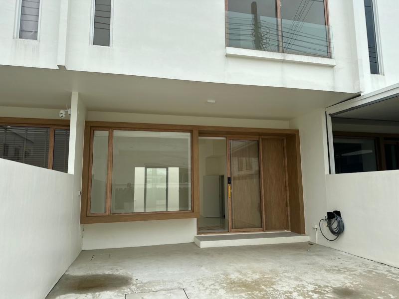 cxให้เช่าทาวน์โฮม ม.โนระ บางนา แนวญี่บุ่น ใกล้เมกา บางนา โทร.088-818-1859