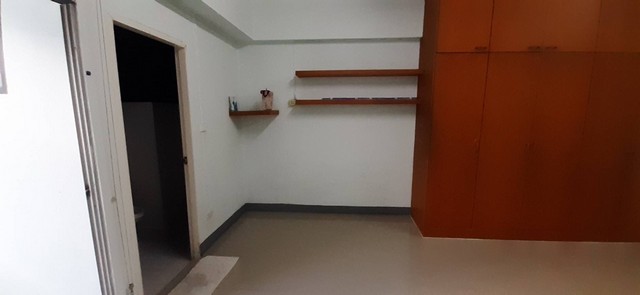 ขายด่วนๆ ศรีรามคอนโดมิเนียมห้อง Studio แขวงสะพานสูง เขตสะพานสูง กรุงเทพมหานคร