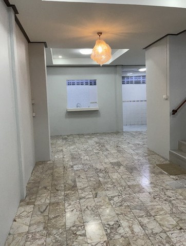 ขายทาวน์เฮ้าส์ 2 ชั้น หมู่บ้านแคทลียา ลำลูกกา 3นอน 2น้ำ พร้อมอยู่