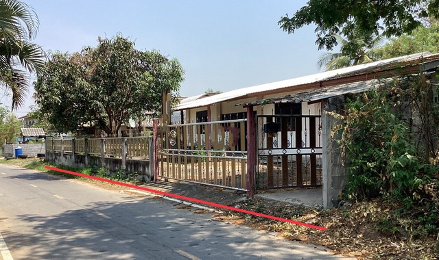 รายละเอียดเพิ่มเติมCode ID : PKK02-14045ราคาขาย       1,913,000 บาท- ขนาดพื้นที่ :   163 ตร.ว (1 งาน / 63 ตร.ว)- พื้นที่ใช้สอย :    236 ตร.ม- จำนวนห้อง :   2 ห้องนอน 2 ห้องน้ำ - จอดรถ :    1-2 คัน- บ้านเดี่ยว :    1 ชั้น- บ้านเดี่ยวหันทางทิศ :- อายุอาคาร :   28 ปีพิกัดทรัพย์ :    https://maps.app.goo.gl/KsZxoGqTtUcDwikb6สถานที่ใกล้เคียง- ใกล้บิ๊กซี มาร์เก็ต ชุมพวง- ใกล้ซีเจ มอร์ สาขาชุมพวง- ใกล้โรงพยาบาลชุมพวง- ใกล้วัดประชาชุมพวงสอบถามเพิ่มเติม/นัดชมโท