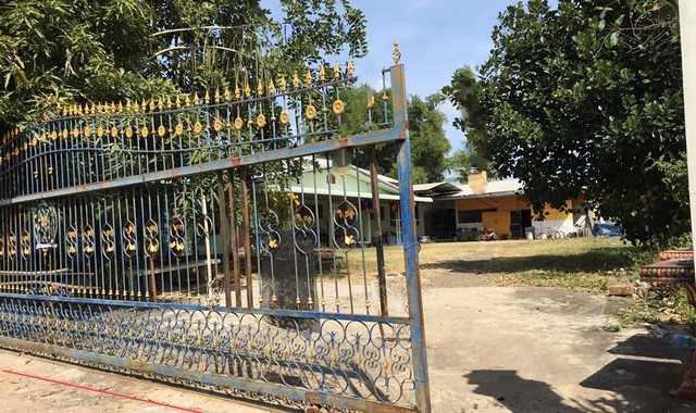 รายละเอียดเพิ่มเติมCode ID : PKK02-14795ราคาขาย       4,460,000 บาท- ขนาดพื้นที่ :   493 ตร.ว (1 ไร่ / 93 ตร.ว)- พื้นที่ใช้สอย :    400 ตร.ม- จำนวนห้อง :   - ห้องนอน 2 ห้องน้ำ - จอดรถ :    1-2 คัน- บ้านเดี่ยว :    1 ชั้น- บ้านเดี่ยวหันทางทิศ :- อายุอาคาร :   12 ปีพิกัดทรัพย์ :    https://maps.app.goo.gl/jANXP88RqXZEag6u8สถานที่ใกล้เคียง- ใกล้โลตัส เอ็กซ์เพรส บ้านตะคุ- ใกล้โลตัส โกเฟรช ตะคุ นครราชสีมา- ใกล้ซีเจ ซูเปอร์มาร์เก็ต สาขาปักธงชัย - ใกล้โลตัส โกเ