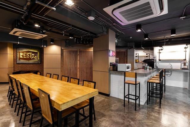 ขายโรงแรมกึ่งเซอร์วิส อพาร์ตเมนต์ 8 ชั้น 20 ห้อง พร้อมออฟฟิศปล่อยเช่า ใกล้ MRT หัวลำโพง 400 เมตร ใกล้จามจุรีสแควร์,