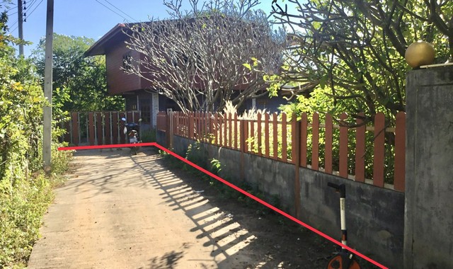 รายละเอียดเพิ่มเติมCode ID : PKK02-12742ราคาขาย     1,109,000 บาท- ขนาดพื้นที่ :  207 ตร.ว (2 งาน / 7 ตร.ว)  - พื้นที่ใช้สอย :  93.50 ตร.ม- จำนวนห้อง :  2 ห้องนอน 1 ห้องน้ำ- จอดรถ :    1-2 คัน- บ้านไม้ใต้ถุนสูง  :  1 ชั้น- บ้านไม้ใต้ถุนสูงหันทางทิศ :- อายุอาคาร :   8 ปีพิกัดทรัพย์ :     https://maps.app.goo.gl/kvaejUF8tJeka4uo9สถานที่ใกล้เคียง- ใกล้ตลาดนัดบ้านด่านทองหลาง - ใกล้ซีเจ ซูเปอร์มาร์เก็ต สาขาท่าช้าง เฉลิมพระเกียรติ  - ใกล้ซีเจ ซูเปอร์มาร์