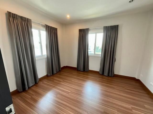 PT12 ขาย บ้านเดี่ยว 2 ชั้น 72 ตรว. หมู่บ้าน Supalai Pride ศุภาลัย ไพรด์ บางนา-ลาดกระบัง54 พร้อมอยู่ ซอยวัดศรีวรีน้อย ใกล้สนามบินสุวรรณภูมิ มอเตอร์เวย์สาย 7 บ้านหันไปทางทิศตะวันตกเฉียงใต้ ศรีษะจรเข้น้อย อ.บางเสาธง จ.สมุทรปราการราคาขาย 5,890,000 บาทติดต่อ คุณช่อผกา 0616198565 LINE 0616198565บ้านเดี่ยว 2 ชั้น หมู่บ้านศุภาลัย ไพรด์ บางนา-ลาดกระบัง54ทำเลมังกร หน้าโครงการติดถนนหลัก (ออกได้สองทาง บางนา-ต