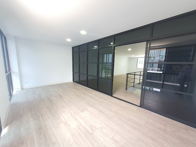 ขายโฮมออฟฟิศ 4.5 ชั้น สไตล์ Loft 363 ตรม. เนอวานา แอท เวิร์ค Nirvana@work รามอินทรา ใกล้สถานีรถไฟฟ้าสายชมพู ใกล้ Central รามอินทรา