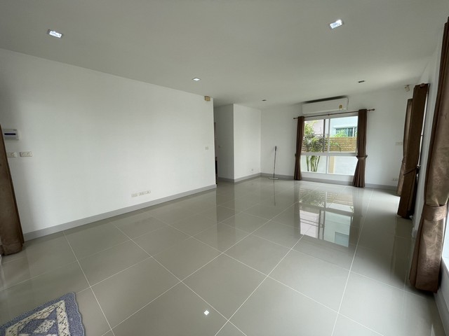 ID :  - ให้เช่า บ้าน เพอร์เฟค เพลส สุขุมวิท 77 - สุวรรณภูมิ 3 BR 60 SQ.WA 0 งาน 0 RAI 25000 thb ใกล้ สนามบินสุวรรณภูมิ ห้างพาชิโอ ห้างโรบินสัน AirLink Special Stock