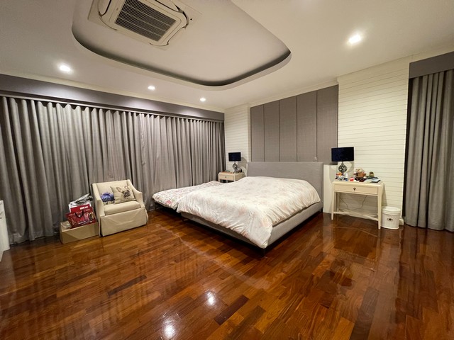 บ้าน เพอร์เฟค มาสเตอร์พีซ เอกมัย-รามอินทรา 35000000 บาท 3 นอน 4 Bathroom พื้นที่ 0 RAI 1 NGAN 37 ตร.วา ใกล้กับ ห้างสรรพสินค้า  ครบครัน กรุงเทพ