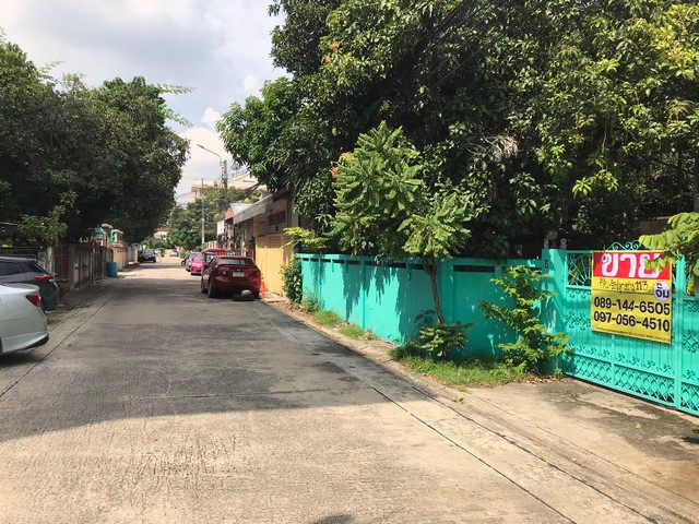 ขายที่ดินสวยทำเลดี เนื้อที่ 113 ตารางวา ถนนเสรีซอย11  รามคำแหง24แยก20  พระราม9ZJ070