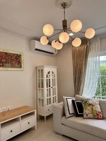 PT12 ให้เช่า ขาย บ้านเดี่ยว 2 ชั้น หมู่บ้าน ชัยพฤกษ์ บางนา กม. 15 CHAIYAPRUEK Bangna km 15 ตกแต่งเฟอร์ครบ พร้อมอยู่ 60 ตรว 3 ห้องนอนราคาเช่า 65,000 บาท/เดือนราคาขาย 11,000,000 บาทติดต่อ คุณช่อผกา 0616198565 LINE 0616198565บ้านเดี่ยว 2 ชั้น หมู่บ้านชัยพฤกษ์ บางนา กม. 15ขนาดที่ดิน 60.2 ตร.วา พื้นที่ใช้สอย 184 ตร.ม.3 ห้องนอน 4 ห้องน้ำWorking Area 1 ห้องที่จอดรถ 2 คันตกแต่งเฟอนิเจอร์เครื่องใช้ไฟฟ้าครบ สามารถเข้าอยู่ได้เลยบ้านโอบล้อมไ