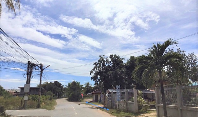 รายละเอียดเพิ่มเติมCode ID : PKK02-13150ราคาขาย     2,048,000 บาท- ขนาดพื้นที่ :  400 ตร.ว (1 ไร่) - พื้นที่ใช้สอย :  480 ตร.ม- จำนวนห้อง :  - ห้องนอน - ห้องน้ำ- จอดรถ :    1-2 คัน- บ้านเดี่ยว :     1 ชั้น- บ้านเดี่ยวหันทางทิศ :- อายุอาคาร :   16 ปีพิกัดทรัพย์ :     https://maps.app.goo.gl/T2NqP6wCzRv6U6Ef9สถานที่ใกล้เคียง- ใกล้ตลาดไนท์ พิมาย- ใกล้โลตัส โก เฟรช รังกาใหญ่ นครราชสีมา - ใกล้โลตัส พิมาย- ใกล้ซีเจ ซูเปอร์มาร์เก็ต สาขาตลาดนัดบ้านตะปันสอ