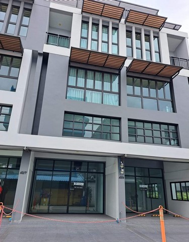 ให้เช่าโฮมออฟฟิศสร้างใหม่ 3.5 ชั้น ขนาด 308 ตรม. ซอยลาดพร้าว 101 เดินทางสะดวก เหมาะทำโฮมออฟฟิศ 