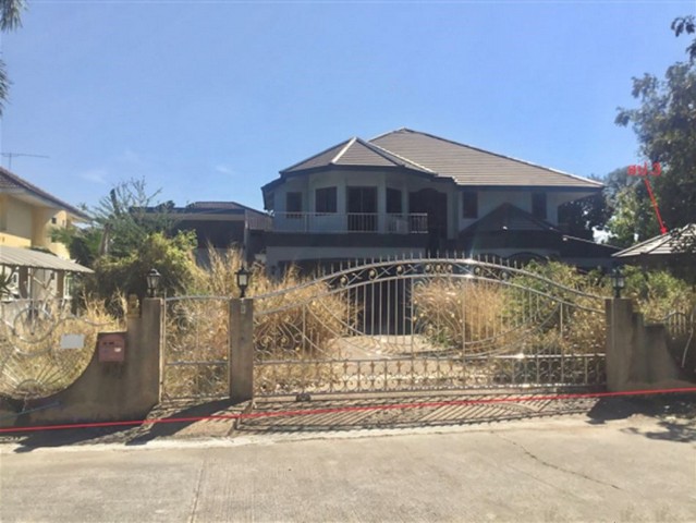 รายละเอียดเพิ่มเติมCode ID :   PKK02-15552ราคาขาย         8,051,000 บาท- ขนาดพื้นที่ :   182 ตร.ว (1 งาน / 82 ตร.ว)- พื้นที่ใช้สอย :    310.95 ตร.ม- จำนวนห้อง :   4 ห้องนอน 4 ห้องน้ำ - จอดรถ :    1-2 คัน- บ้านเดี่ยว  :   2 ชั้น- บ้านเดี่ยวหันทางทิศ :- อายุอาคาร :    18 ปีพิกัดทรัพย์ :   https://maps.app.goo.gl/tBRjL9YagWa7LDxi8สถานที่ใกล้เคียง- ใกล้โลตัส โก เฟรช พุดซา นครราชสีมา- ใกล้ตลาดลานโพธิ์ผักสด- ใกล้ตลาดสุรนารี- ใกล้โรงเรียนอัสสัมชัญนครราชสีมาสอบถาม