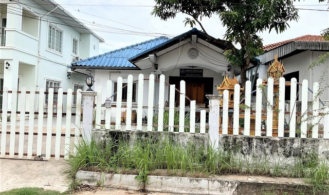 รายละเอียดเพิ่มเติมCode ID :   PKK02-14793ราคาขาย         4,146,000 บาท- ขนาดพื้นที่ :  120 ตร.ว (1 งาน / 20 ตร.ว)- พื้นที่ใช้สอย :   79.10 ตร.ม- จำนวนห้อง :  2 ห้องนอน 1 ห้องน้ำ - จอดรถ :    1-2 คัน- บ้านเดี่ยว :    1 ชั้น- บ้านเดี่ยวหันทางทิศ :- อายุอาคาร :    20 ปีพิกัดทรัพย์ :   https://maps.app.goo.gl/j8epsaeeG6UrMzoX8สถานที่ใกล้เคียง- ใกล้โลตัส โกเฟรช จอหอ - ใกล้โลตัส โกเฟรช ชุมชนรัตนพิธาน นครราชสีมา- ใกล้โลตัส โกเฟรช โคกสูง นครราชสีมา  - ใกล้โรงเรียนบ